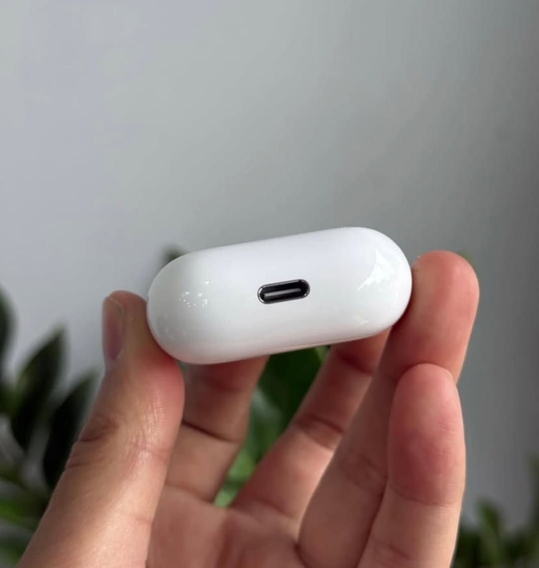 Airpods 4 Bt 5.3v With ANC ( Active Noice Cancellation ) Usb-c & Wireless Charging Case