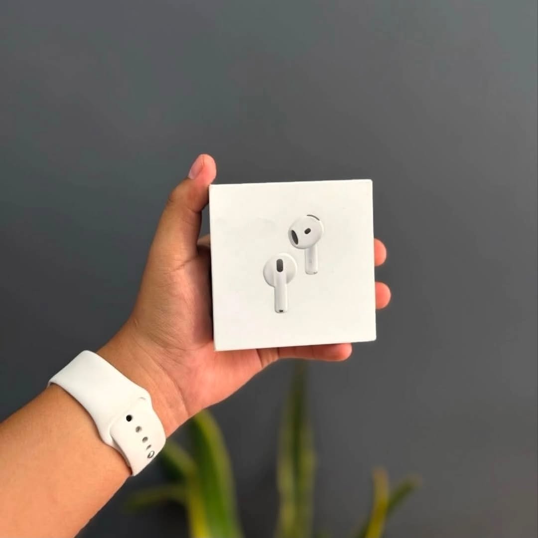 Airpods 4 Bt 5.3v With ANC ( Active Noice Cancellation ) Usb-c & Wireless Charging Case